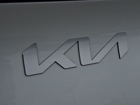 Used 2025 Kia Sportage LX AWD/4WD image 29