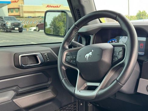 Used 2023 Ford Bronco Black Diamond AWD/4WD image 13