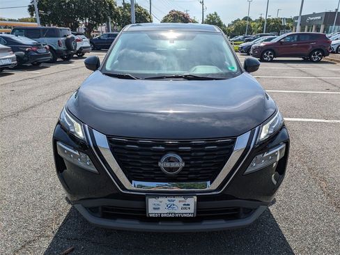 Used 2023 Nissan Rogue SV image 9