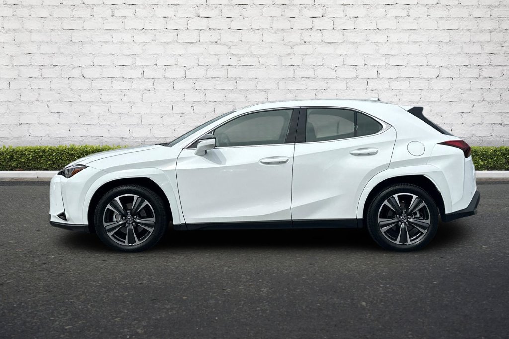 Used 2026 Lexus UX 300h FWD w/ Accessory Package (Z1) image 7