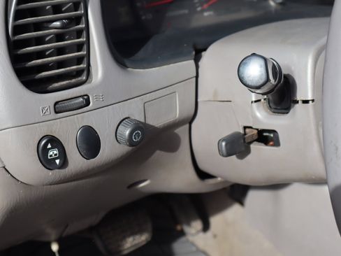 Used 2002 Toyota Sequoia Limited image 22