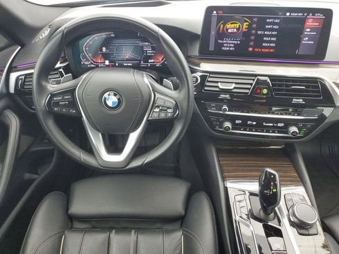 Used 2023 BMW 530i w/ Premium Package RWD image 17