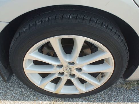 Used 2013 Toyota Avalon Limited FWD image 18