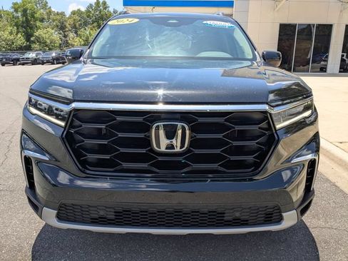 Certified 2024 Honda Pilot Touring image 3