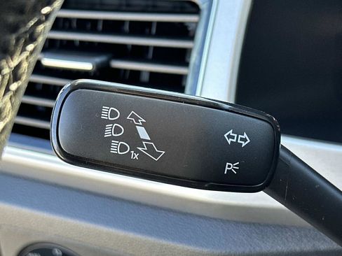 Used 2019 Volkswagen Atlas SEL Premium image 18