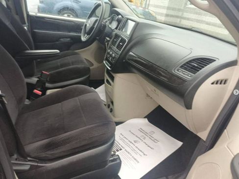 Used 2014 Dodge Grand Caravan SE FWD image 4