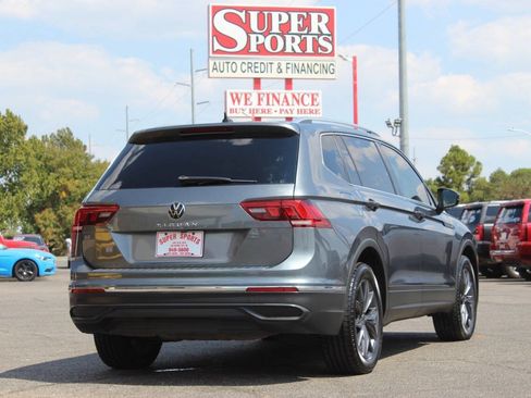 Used 2022 Volkswagen Tiguan SE FWD image 4