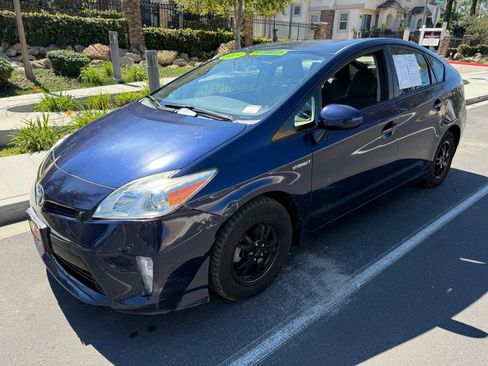 Used 2015 Toyota Prius Two w/ Preferred Accessory Package image 1