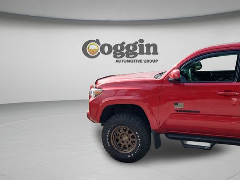 Used 2021 Toyota Tacoma SR5 RWD image 23