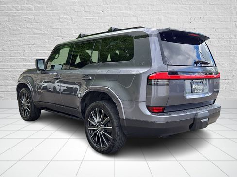 Used 2024 Lexus GX 550 w/ Accessory Package (2T) AWD/4WD image 4