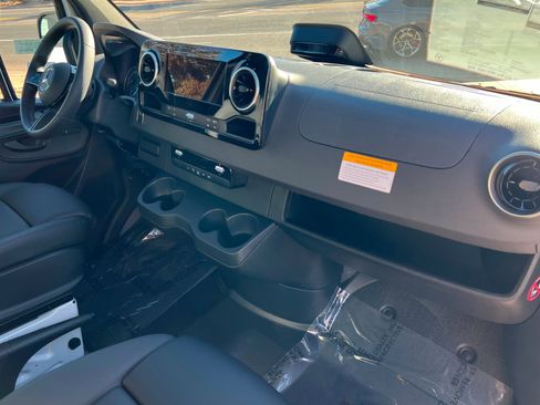 New 2026 Mercedes-Benz Sprinter 2500 image 18