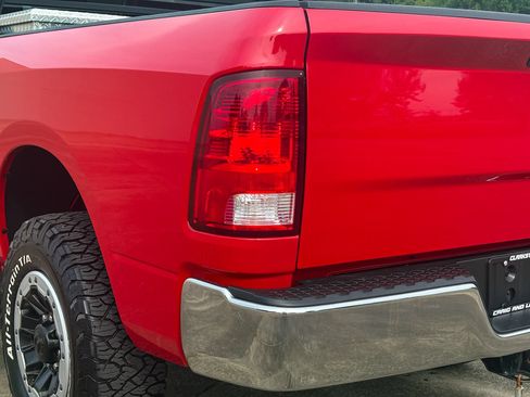 Used 2018 RAM 2500 Tradesman w/ Chrome Appearance Group AWD/4WD image 10