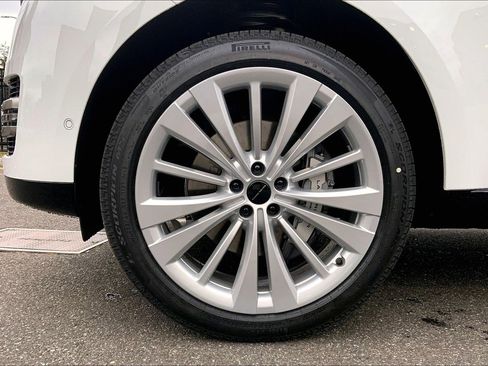 New 2026 Land Rover Range Rover Long Wheelbase SE image 11