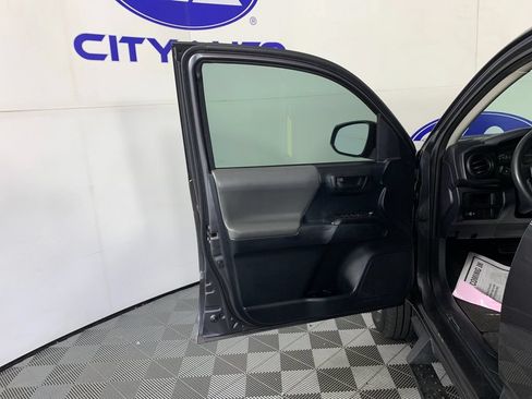 Used 2016 Toyota Tacoma SR RWD image 11