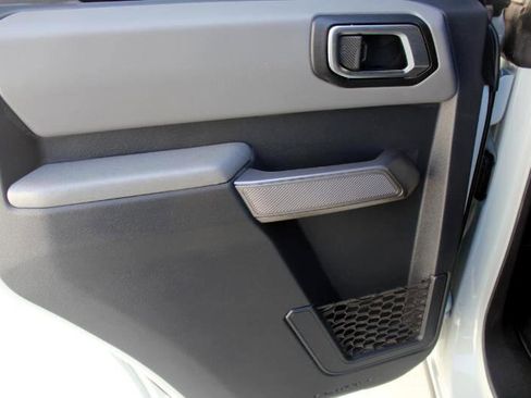 Used 2023 Ford Bronco Black Diamond image 13