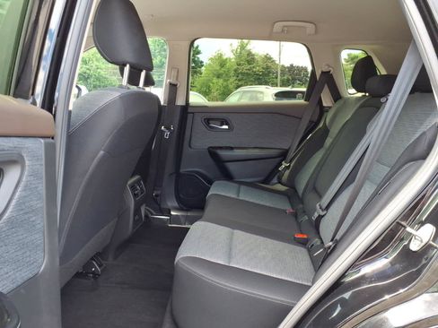 Certified 2023 Nissan Rogue SV AWD/4WD image 13