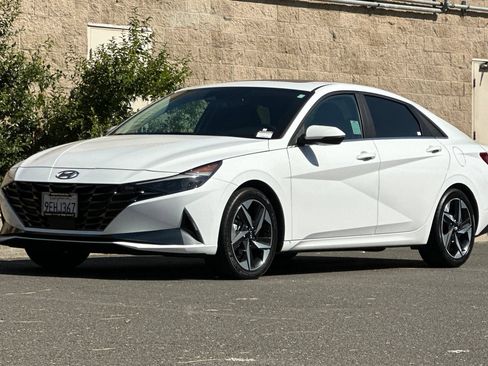 Used 2023 Hyundai Elantra Limited w/ Cargo Package FWD image 7
