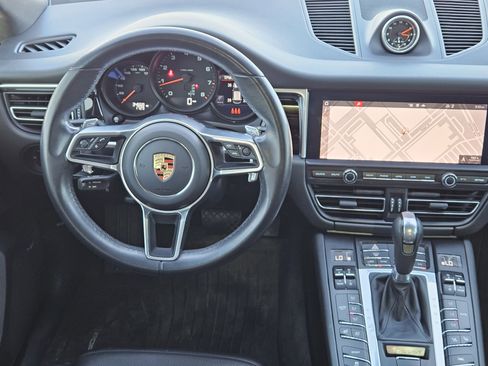 Certified 2021 Porsche Macan image 25