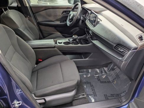 Used 2023 Nissan Rogue S image 5