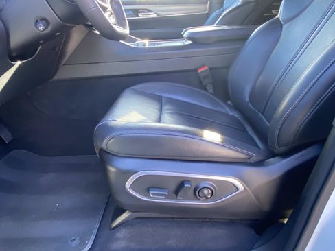 Certified 2024 Jeep Wagoneer L Series II w/ Convenience Group I image 26