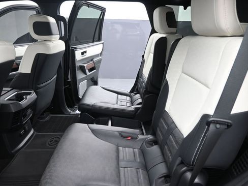 Used 2025 Toyota Sequoia Capstone AWD/4WD image 15