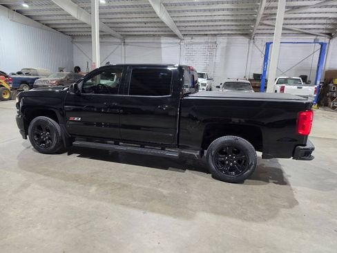 Used 2018 Chevrolet Silverado 1500 LTZ Z71 w/ LTZ Plus Package AWD/4WD image 7