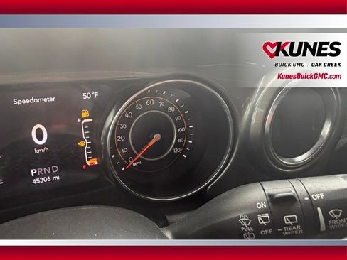 Used 2021 Jeep Wrangler Unlimited Sahara w/ Uconnect 4C Nav & Sound Group AWD/4WD image 19