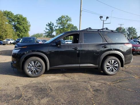 New 2025 Nissan Pathfinder SV w/ Black Appearance Package image 3
