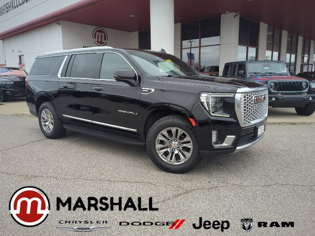Used 2023 GMC Yukon XL Denali AWD/4WD image 1