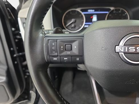 Used 2025 Nissan Rogue SV AWD/4WD image 17