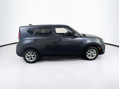 Used 2024 Kia Soul LX w/ Option Group 015 FWD image 4