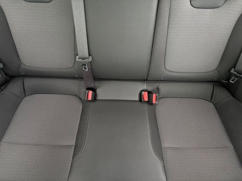 Used 2025 Buick Encore GX Preferred AWD/4WD image 38