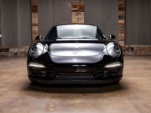 Used 2016 Porsche 911 Carrera image 2