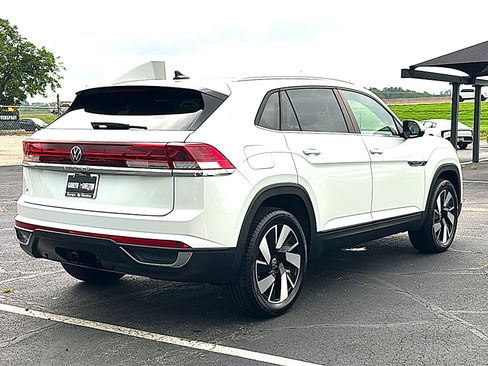 Used 2026 Volkswagen Atlas Cross Sport SE FWD image 8