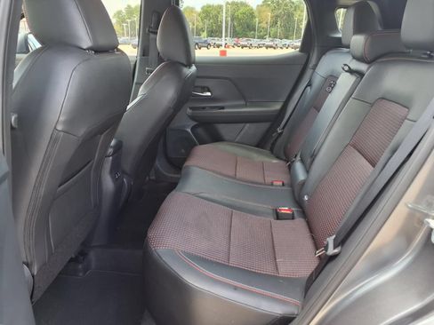 Used 2025 Nissan Kicks SR FWD image 18