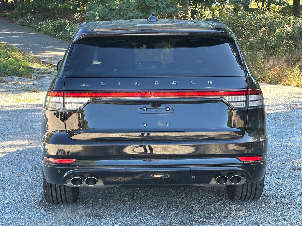 New 2026 Lincoln Aviator Black Label w/ Jet Appearance Package AWD/4WD image 4