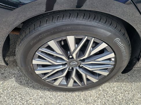 Used 2025 Nissan Altima 2.5 SV FWD image 8