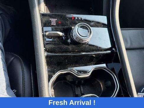 Used 2023 Jeep Grand Cherokee Limited w/ Luxury Tech Group II AWD/4WD image 7