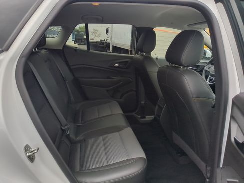 Used 2024 Chevrolet Trax LT w/ Driver Confidence Package FWD image 25