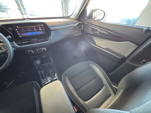 Used 2025 Chevrolet TrailBlazer LT image 33