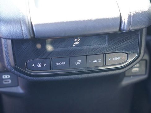 Certified 2024 Toyota Grand Highlander XLE image 40