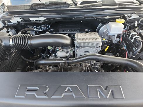 Used 2024 RAM 1500 Laramie AWD/4WD image 9
