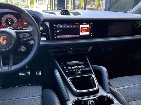 Used 2025 Porsche Cayenne GTS image 6