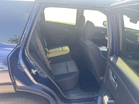 Used 2025 Nissan Rogue SV FWD image 21