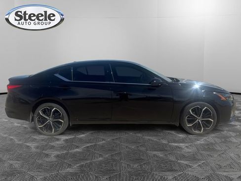 Used 2023 Nissan Altima 2.5 SR w/ SR Premium Package AWD/4WD image 6