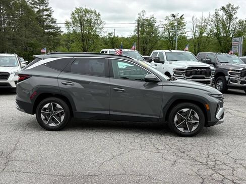 Used 2025 Hyundai Tucson SEL FWD image 3