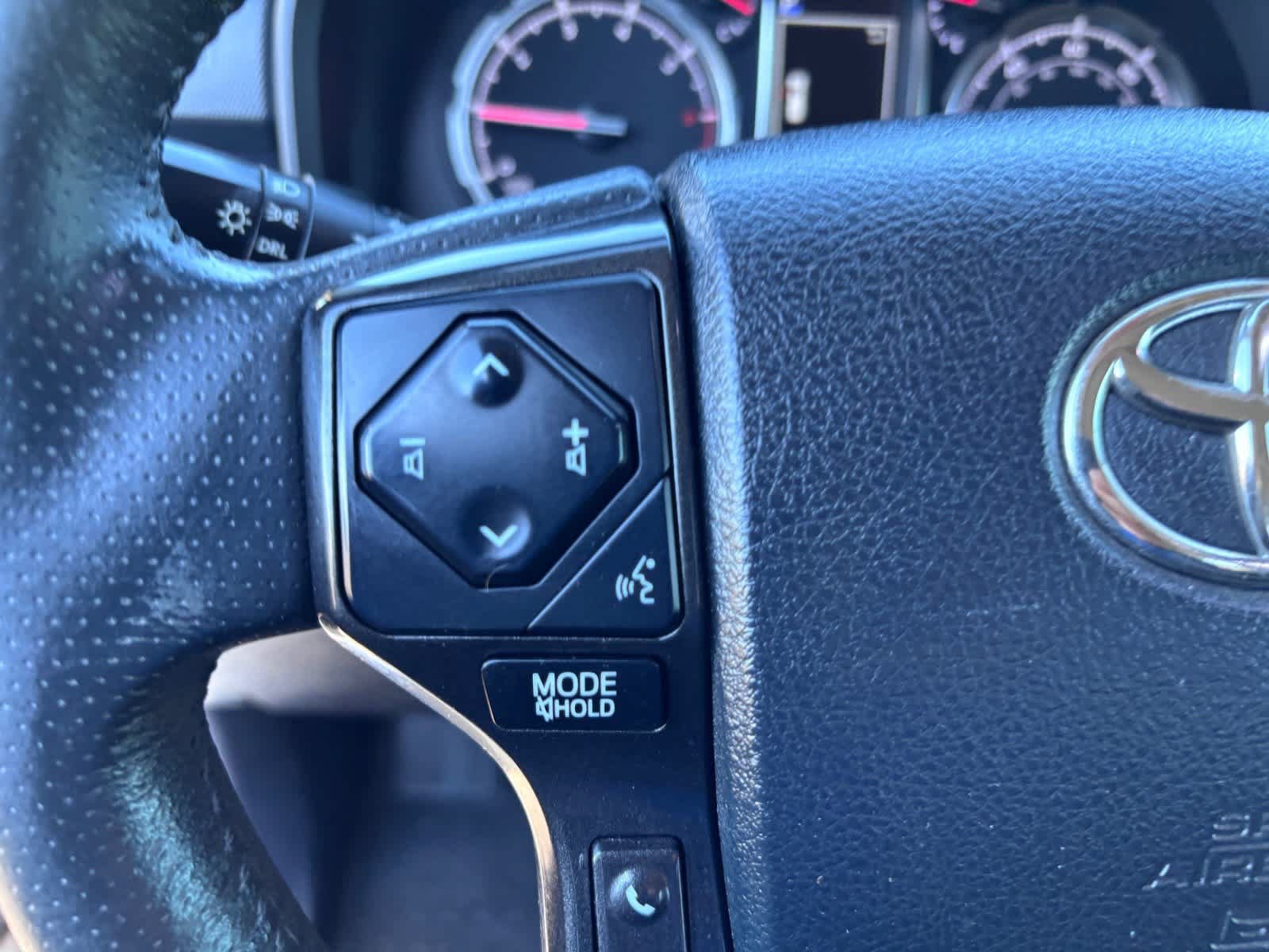 Used 2020 Toyota 4Runner TRD Off-Road Premium w/ Moonroof Package AWD/4WD image 23