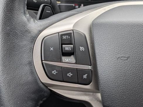 Used 2021 Ford Explorer XLT w/ Equipment Group 202A RWD image 25