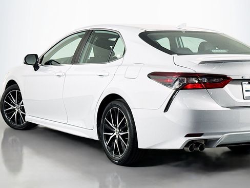 Used 2022 Toyota Camry SE w/ Audio Upgrade Package FWD image 15