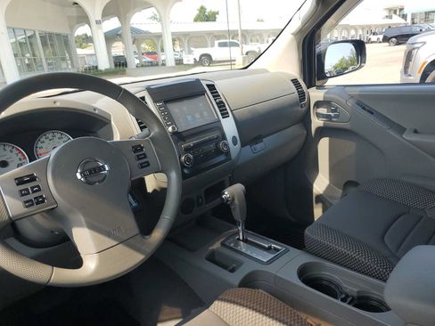 Used 2019 Nissan Frontier Desert Runner RWD image 16